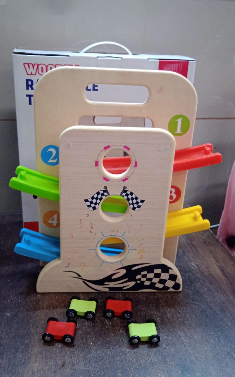Wooden Ramp Racer Race Track Vehicle Play sets With 4 Mini Racers (with Handle) Wooden Ramp Racer Race Track Vehicle Play sets With 4 Mini Racers (with Handle)